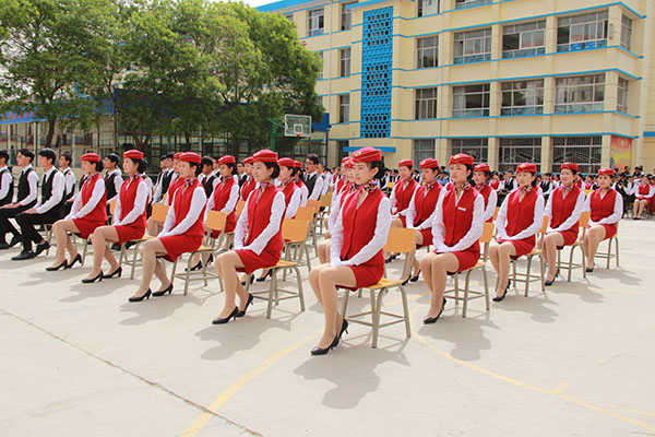 学校高铁专业2.JPG